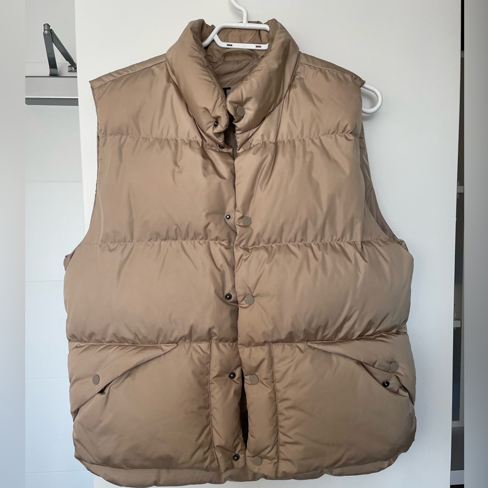 Aritzia puff vest